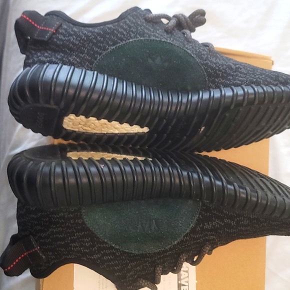 Yeezy Boost 350 Pirate Black 2016 - Picture 1 of 3